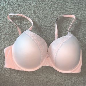Victoria Secrets - Body by Victoria Bra 36D